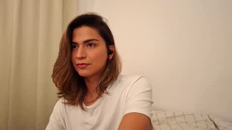 Snapshot of skyamber8v2 chatting on 14, 12, 2025 Vi online show from 14, 12, 2025