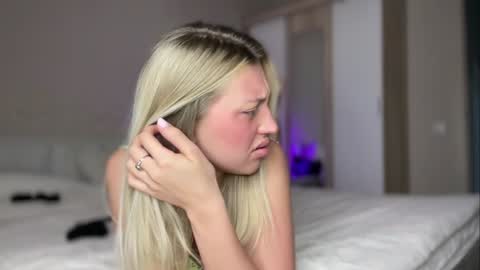 Snapshot of skyffi chatting on 8, 2, 2025 GARRY AND SOPHIA online show from 8, 2, 2025