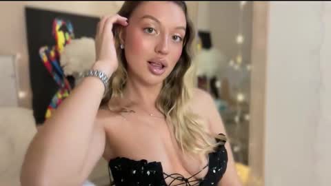 Snapshot of skyffi chatting on 18, 12, 2025 GARRY AND SOPHIA online show from 18, 12, 2025