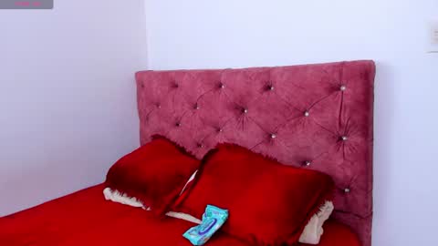 Snapshot of skyhotgirl chatting on 9, 6, 2026 Sky online show from 9, 6, 2026