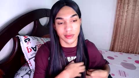 Snapshot of skylarg555 chatting on 19, 10, 2025 skyla online show from 19, 10, 2025