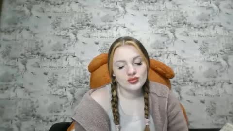 Snapshot of skyler_wans chatting on 4, 10, 2025 Skyler online show from 4, 10, 2025