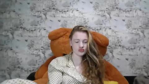 Snapshot of skyler_wans chatting on 29, 10, 2025 Skyler online show from 29, 10, 2025