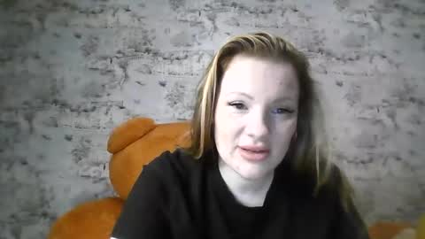 Snapshot of skyler_wans chatting on 2, 12, 2025 Skyler online show from 2, 12, 2025