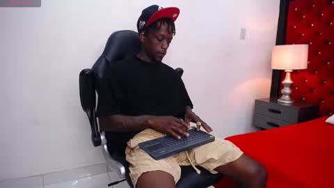 SKYLERBIGXXX online show from 26, 9, 2025