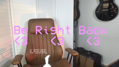 Snapshot of skylerluvsuuu chatting on 3, 1, 2025 skylerluvsuuu online show from 3, 1, 2025