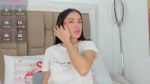 Snapshot of skylerwhite02 chatting on 6, 1, 2026 Skyler online show from 6, 1, 2026