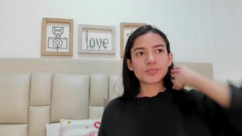 Snapshot of skylerwhite02 chatting on 3, 2, 2026 Skyler online show from 3, 2, 2026