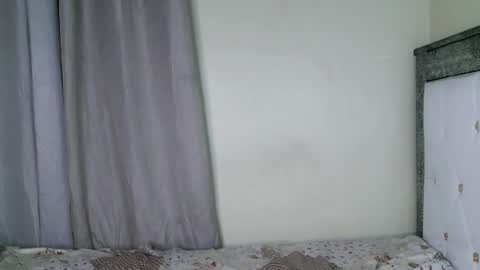 Snapshot of skyqueen0 chatting on 23, 10, 2025 skyqueen0 online show from 23, 10, 2025