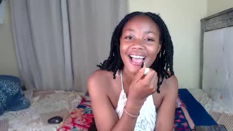 Snapshot of skyqueen0 chatting on 24, 10, 2025 skyqueen0 online show from 24, 10, 2025