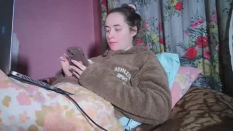 Snapshot of skyressie333 chatting on 16, 12, 2024 skyressie333 online show from 16, 12, 2024
