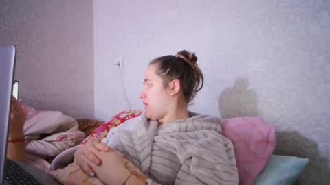 Snapshot of skyressie333 chatting on 9, 2, 2025 skyressie333 online show from 9, 2, 2025