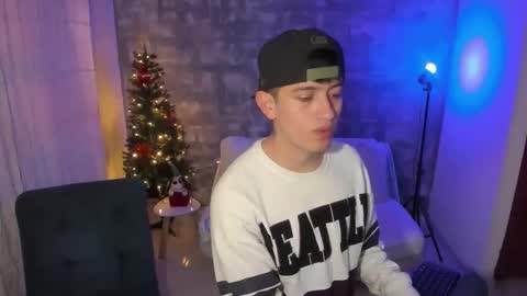 Snapshot of skyrid3r chatting on 4, 12, 2025 Skyrider online show from 4, 12, 2025