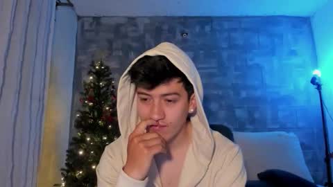 Snapshot of skyrid3r chatting on 13, 12, 2025 Skyrider online show from 13, 12, 2025