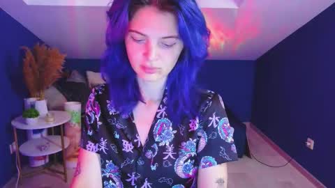 Snapshot of slayq777 chatting on 11, 10, 2025 Emilia online show from 11, 10, 2025