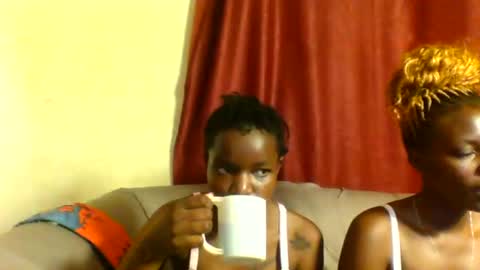 Snapshot of sleek_ass chatting on 9, 3, 2025 sleek_ass online show from 9, 3, 2025