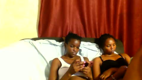 Snapshot of sleek_ass chatting on 11, 3, 2025 sleek_ass online show from 11, 3, 2025