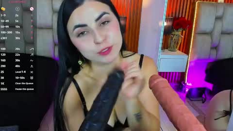 Snapshot of sleeper_whitney chatting on 25, 4, 2026 Whitnet online show from 25, 4, 2026