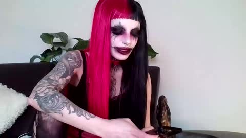 Snapshot of sleeperly chatting on 31, 10, 2025 sleeperly online show from 31, 10, 2025