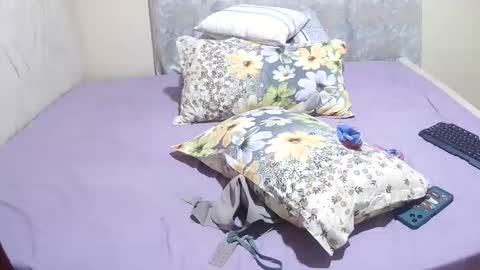 slender_sweetbabe online show from 1, 4, 2026