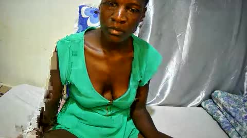 Snapshot of slim_cate chatting on 5, 12, 2025 slim_cate online show from 5, 12, 2025