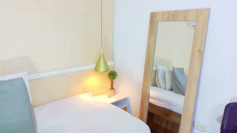 Snapshot of slim_chocobar18 chatting on 22, 10, 2025 slim_chocobar18 online show from 22, 10, 2025