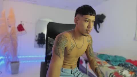 Snapshot of slim_master12 chatting on 13, 12, 2025 slim_master12 online show from 13, 12, 2025