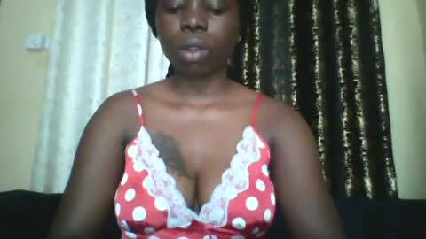 Snapshot of slim_petite_ebony chatting on 19, 7, 2026 slim_petite_ebony online show from 19, 7, 2026