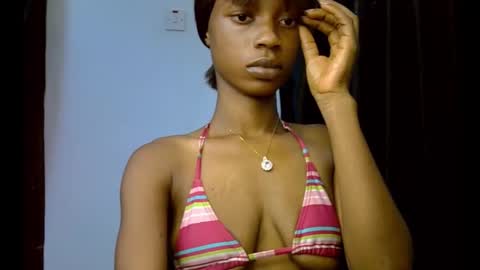 Snapshot of slim_petitqueen chatting on 10, 11, 2025 Alice online show from 10, 11, 2025