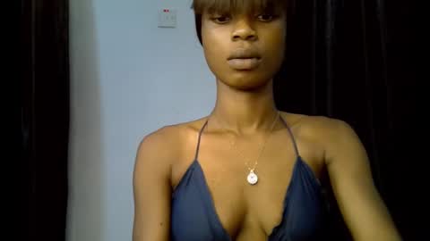 Snapshot of slim_petitqueen chatting on 13, 11, 2025 Alice online show from 13, 11, 2025