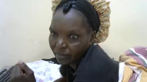 Snapshot of slimmygal chatting on 29, 9, 2025 slimmygal online show from 29, 9, 2025