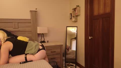 Snapshot of slip_inslide chatting on 22, 2, 2026 slip_inslide online show from 22, 2, 2026