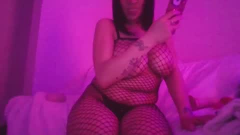 Snapshot of slipnmywetness chatting on 6, 3, 2025 SlipNmyWetty online show from 6, 3, 2025