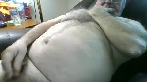 Snapshot of slippery_duck chatting on 8, 3, 2025 slippery_duck online show from 8, 3, 2025