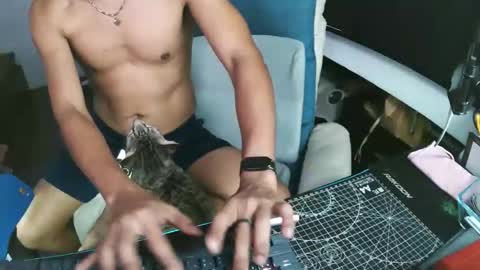 Snapshot of slothfully chatting on 24, 9, 2025 slothfully online show from 24, 9, 2025