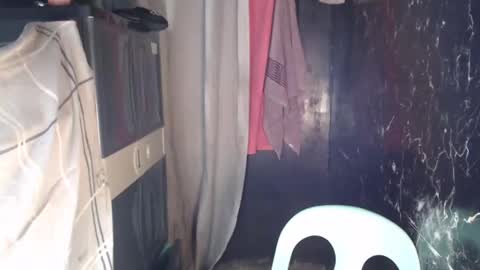 Snapshot of slutqueen_raz chatting on 2, 1, 2025 Raz online show from 2, 1, 2025