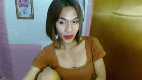 Snapshot of slutqueen_raz chatting on 3, 10, 2025 Raz online show from 3, 10, 2025