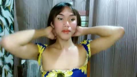 Snapshot of slutqueen_raz chatting on 15, 6, 2026 Raz online show from 15, 6, 2026