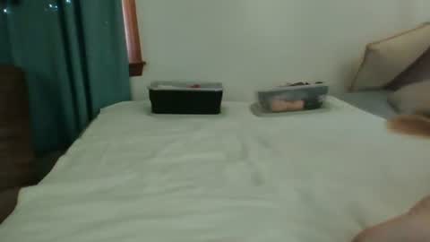 Snapshot of sluttamer72 chatting on 20, 12, 2025 Jade and Thomas online show from 20, 12, 2025