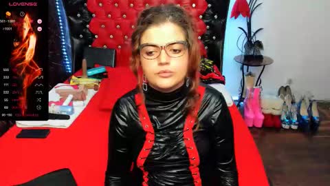 Snapshot of slutty_milf_bitch chatting on 19, 9, 2025 Ana    online show from 19, 9, 2025