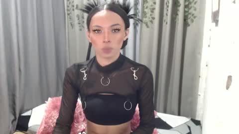 Snapshot of sluttychie chatting on 5, 1, 2025 CHIE CHIE online show from 5, 1, 2025