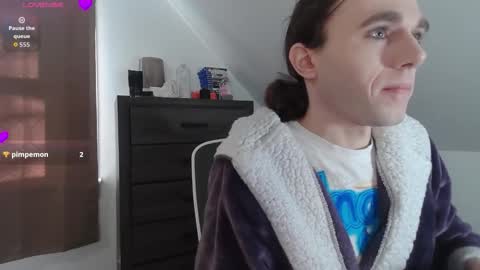 Natsu online show from 5, 12, 2025