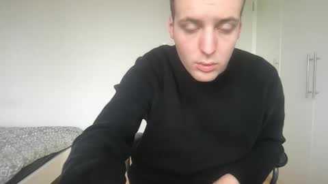 sluttystudent22 online show from 17, 4, 2026