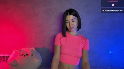 Snapshot of smaillev chatting on 23, 4, 2026 Melani online show from 23, 4, 2026