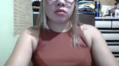 Snapshot of small_boobs59 chatting on 24, 2, 2025 Lovewella online show from 24, 2, 2025