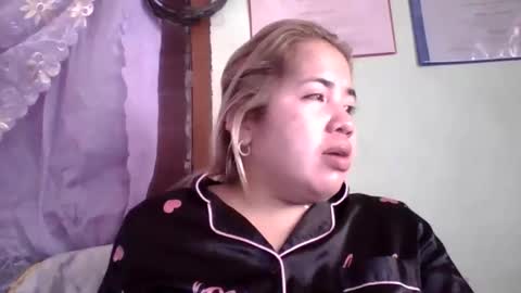 Snapshot of small_boobs59 chatting on 22, 9, 2025 Lovewella online show from 22, 9, 2025