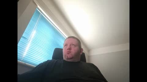 Snapshot of smallone19832 chatting on 27, 2, 2025 smallone19832 online show from 27, 2, 2025