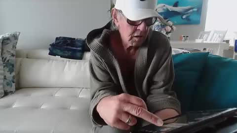 Daddy online show from 8, 1, 2025