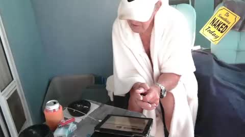 Snapshot of smallpenisbigtongue chatting on 19, 12, 2025 Daddy online show from 19, 12, 2025