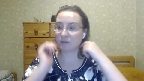 Snapshot of smart_rose chatting on 8, 1, 2025 smart_rose online show from 8, 1, 2025